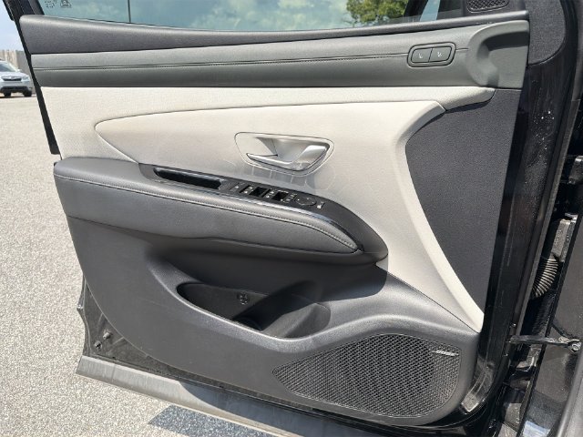 Certified 2025 Hyundai Tucson Limited AWD/4WD image 39