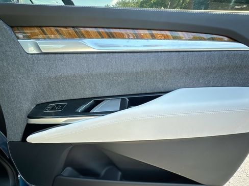 Used 2026 Cadillac Escalade Platinum Sport w/ LPO, Floor Liner Package RWD image 33