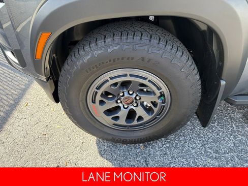 Certified 2025 Nissan Frontier Pro-X image 10