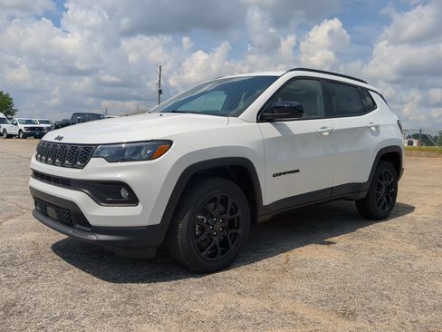 New 2026 Jeep Compass Latitude AWD/4WD image 6