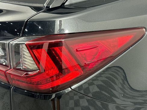 Used 2020 Lexus RX 350L Premium w/ Premium Package AWD/4WD image 32