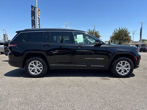 Used 2022 Jeep Grand Cherokee L Limited RWD image 2