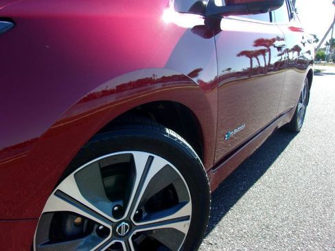 Used 2018 Nissan Leaf SL w/ SL Technology Package image 17