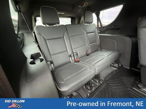 Used 2021 Chevrolet Suburban Premier w/ Premium Package AWD/4WD image 23