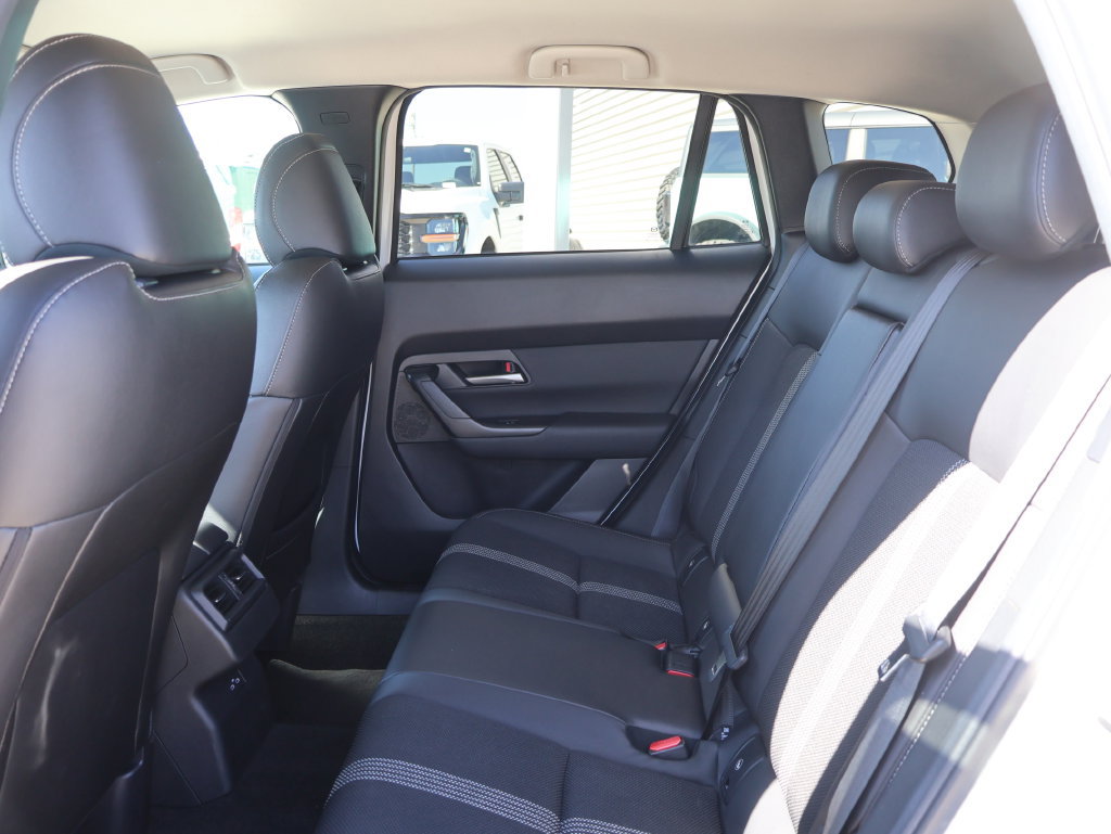 Used 2025 MAZDA CX-50 AWD 2.5 S w/ Select Package image 17