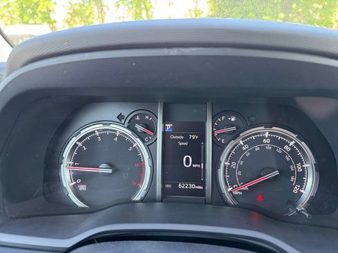 Used 2023 Toyota 4Runner Limited AWD/4WD image 25