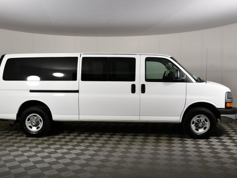 Used 2016 Chevrolet Express 3500 LT w/ LT Preferred Equipment Group RWD image 4