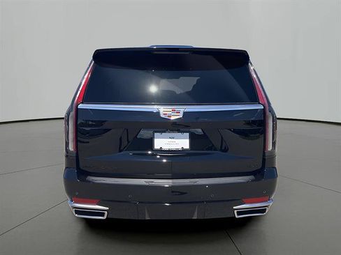Used 2023 Cadillac Escalade ESV Premium Luxury AWD/4WD image 4