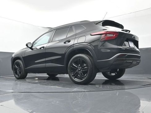 Used 2024 Chevrolet Trax ACTIV w/ Driver Confidence Package image 21