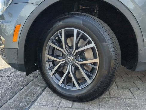 Certified 2020 Volkswagen Tiguan SE w/ Panoramic Sunroof Package image 33