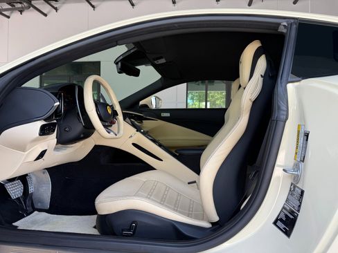 Used 2022 Ferrari Roma RWD image 23