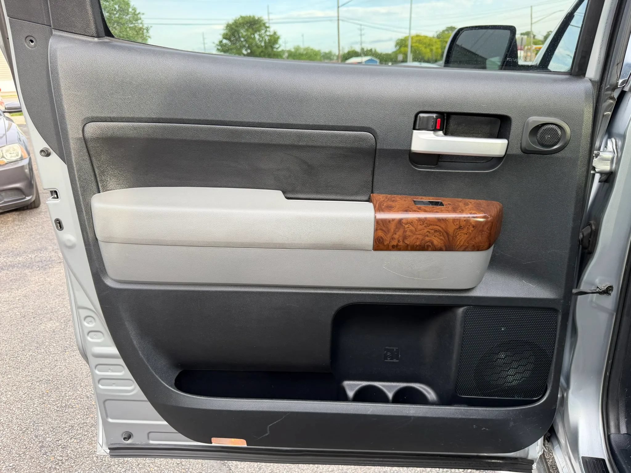 Used 2010 Toyota Tundra Limited RWD image 22