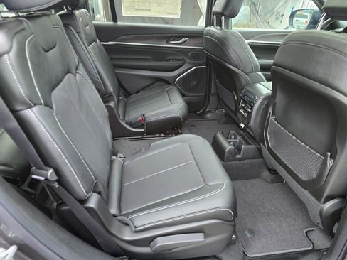 New 2026 Jeep Grand Cherokee L Limited image 15
