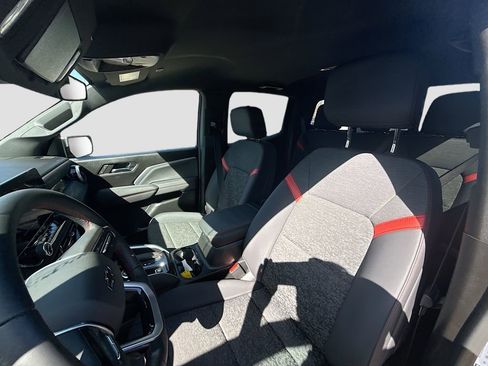 Used 2024 Chevrolet Colorado Z71 w/ Advanced Trailering Package image 31