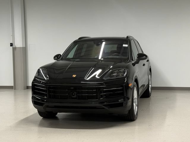 Certified 2025 Porsche Cayenne E-Hybrid w/ Premium Package Plus AWD/4WD image 1