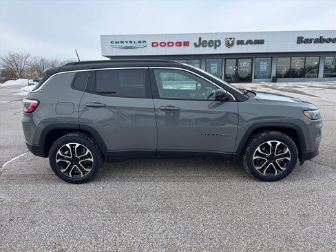 Used 2023 Jeep Compass Limited image 2