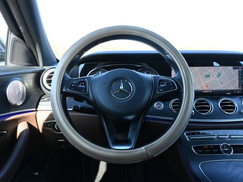 Used 2018 Mercedes-Benz E 300 E 300 image 10