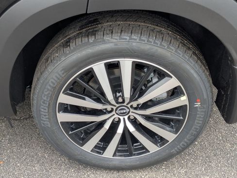 New 2025 Nissan Pathfinder Platinum w/ Cargo Package image 10