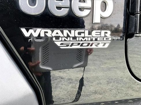 Used 2020 Jeep Wrangler Unlimited Sport S image 32