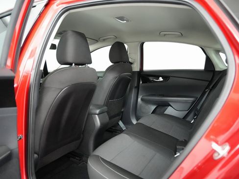 Used 2019 Kia Forte S image 32