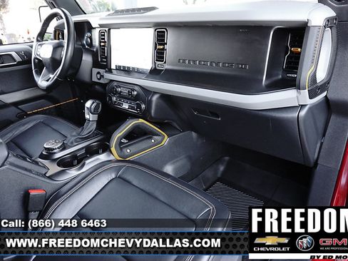 Used 2021 Ford Bronco Badlands image 8