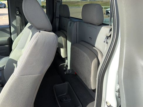 Used 2021 Nissan Frontier S RWD image 9