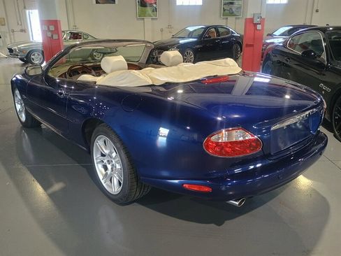 Used 2001 Jaguar XK8 Convertible image 3