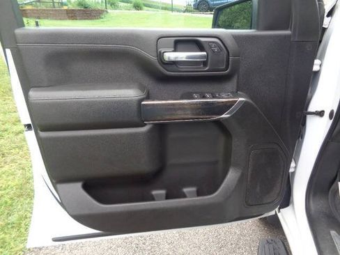 Used 2022 Chevrolet Silverado 2500 LT AWD/4WD image 12