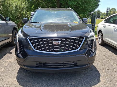 Used 2022 Cadillac XT4 Luxury w/ Cold Weather Package AWD/4WD image 2