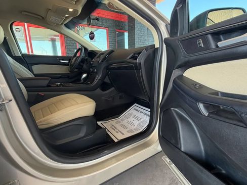 Used 2018 Ford Edge SE w/ Cargo Accessory Package FWD image 16