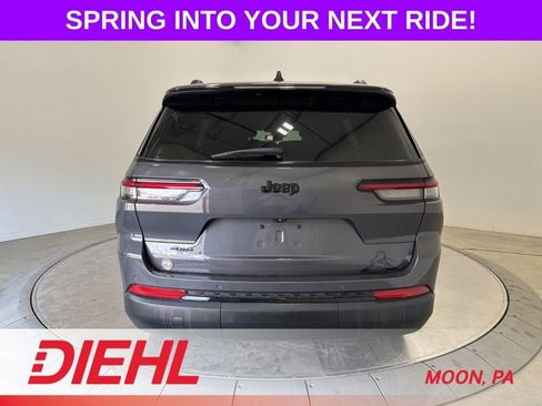 Used 2023 Jeep Grand Cherokee L Laredo image 6