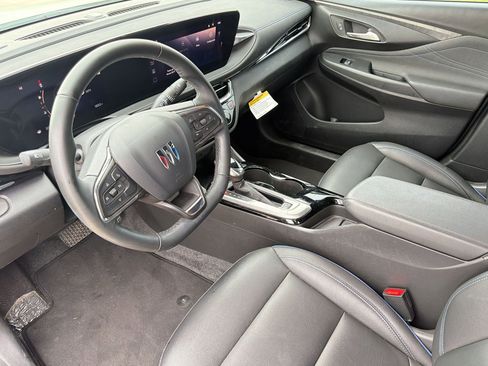 Used 2025 Buick Envista Sport Touring FWD image 4