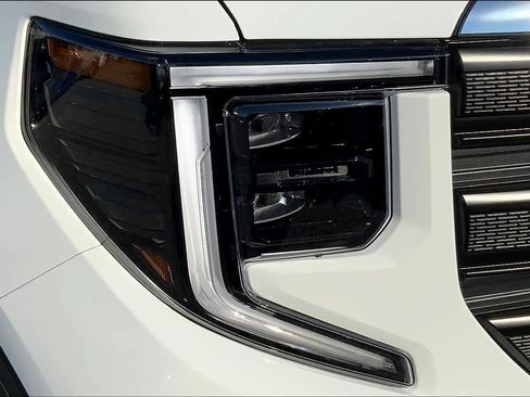 New 2024 GMC Sierra 1500 Pro w/ X31 Off-Road Package image 13