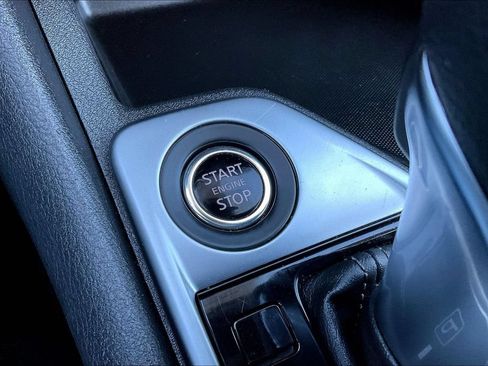 Used 2024 Nissan Sentra SV FWD image 16