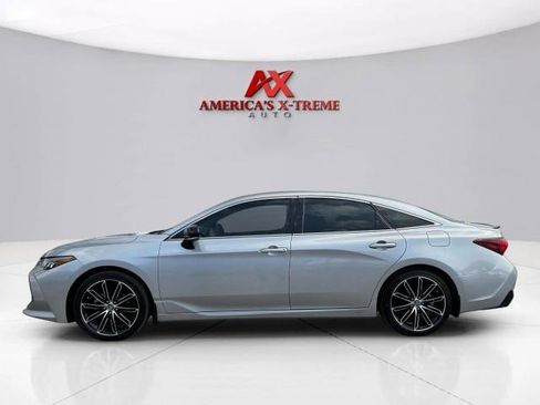 Used 2019 Toyota Avalon XSE FWD image 2