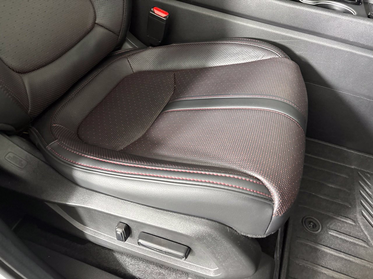 Used 2025 Honda Pilot Black Edition image 37