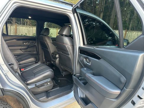Certified 2024 Honda Pilot TrailSport image 13