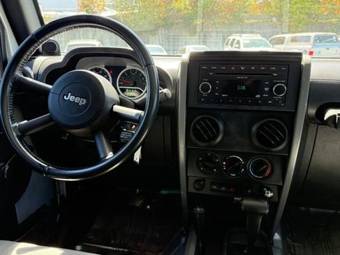 Used 2008 Jeep Wrangler Unlimited Rubicon w/ Dual Top Group AWD/4WD image 22