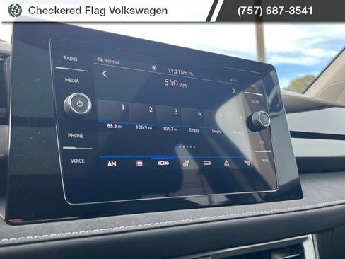 New 2026 Volkswagen Taos SE image 36