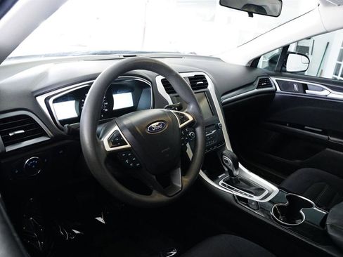 Used 2015 Ford Fusion SE image 17