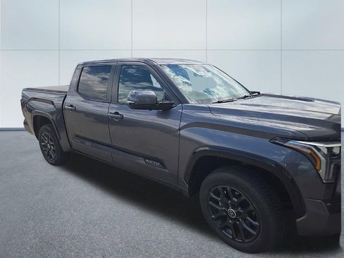 Used 2024 Toyota Tundra Platinum AWD/4WD image 2