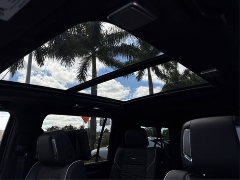 New 2026 Cadillac Escalade ESV Platinum Sport w/ LPO, ONYX Package image 36