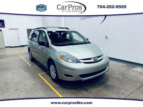Used 2006 Toyota Sienna CE image 1