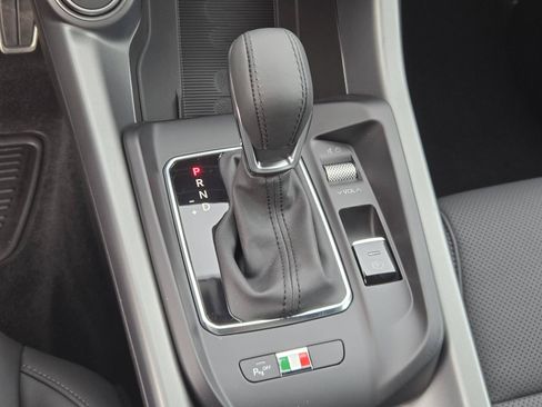 New 2026 Alfa Romeo Tonale w/ Black Premium Package AWD/4WD image 12