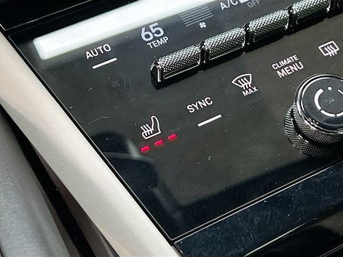 Certified 2024 Porsche Cayenne AWD/4WD image 23