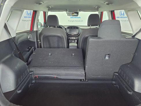 Used 2025 Kia Soul LX FWD image 42