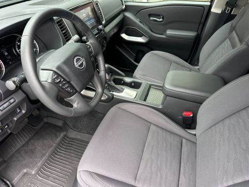 Used 2024 Nissan Frontier SV w/ Hardbody Edition image 9