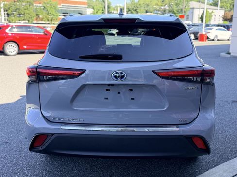 Used 2022 Toyota Highlander Bronze Edition AWD/4WD image 5