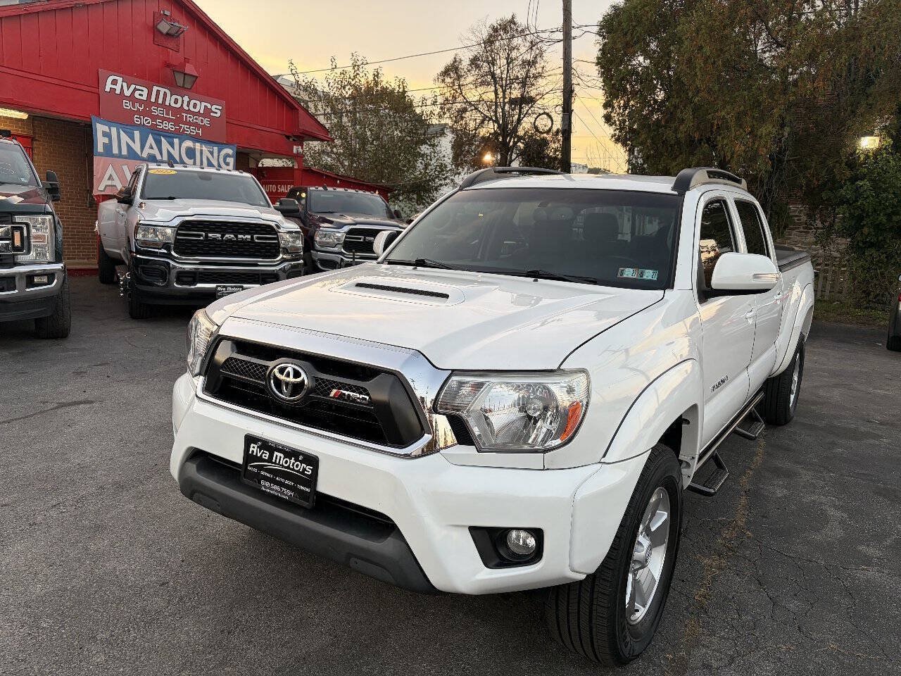 Used 2012 Toyota Tacoma 4x4 Double Cab w/ TRD Sport Pkg image 1
