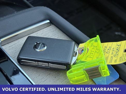 Certified 2025 Volvo XC90 B6 Plus image 37